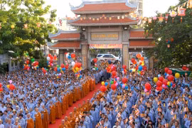Religions live together in Vietnam 