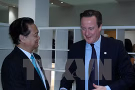 Prime Minister meets with foreign leaders on sidelines of COP21 