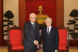  Party leader welcomes Italian President 
