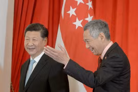 Singapore, China vow to promote bilateral ties 