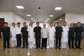 Party chief congratulates former senior leaders on 80-year Party membership