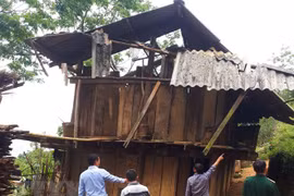 Whirlwinds tear roofs off hundreds houses in northern provinces