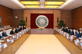 Party official hosts Japanese LDP Secretary General 