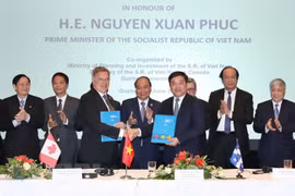 Vietnam, Canada sign cooperation memoranda