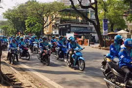 Drivers struggle after Uber calls time in Vietnam