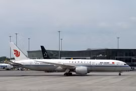 DPRK leader arrives in Singapore