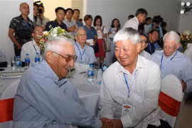 Vietnamese, US veteran pilots gather in Hanoi