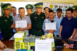 Ha Tinh authorities arrest two drug traffickers, seizing big amount of drugs 