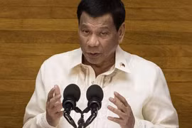 Philippine President signs Muslim autonomy law 