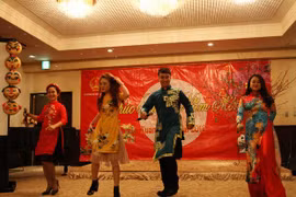 Vietnamese communities abroad celebrate Tet
