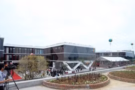 Hoa Lac Hi-Tech Park boosts investment climate improvement
