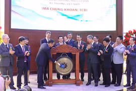 Techcombank lists over 1.16 billion shares on HOSE