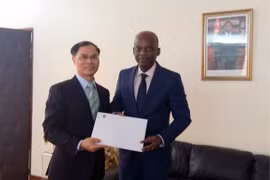 Togo wants stronger ties with Vietnam at int’l forums