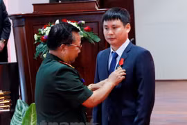 Laos presents Labour Order to Viettel joint venture