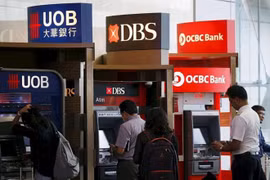 Singapore tightens monetary policy on steady economic growth