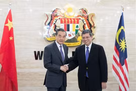 China, Malaysia pledge to boost friendly cooperation 