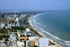 Coastal province eyes ways to boost tourism, protect environment