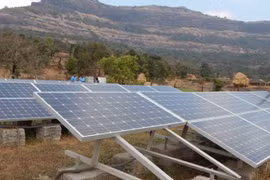 Lao government advised to boost renewable energy investment