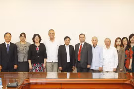 VNA Deputy General Director receives ICAP leader