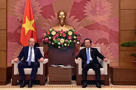 Australian parliamentarians welcomed in Hanoi