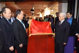 Party chief attends inauguration of Vietnam Culture Centre in France