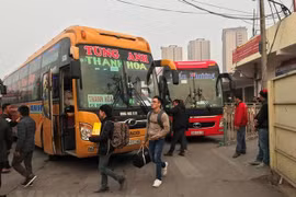 Hanoi to switch major bus stations into car parks by 2020