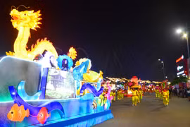 Carnival Ha Long kicks off with brilliant parade