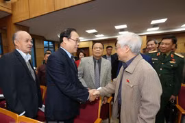 Party chief, President meets Hanoi voters