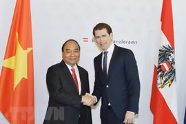 Vietnamese PM holds talks with Austrian Chancellor
