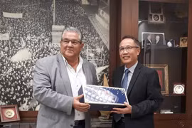 Communist Party of Greece looks to strengthen ties with Vietnamese counterpart