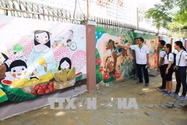 “Brighten up your life” art project launched in Da Nang