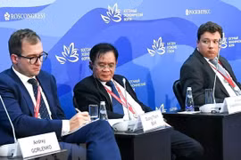 Vietnamese lawyer talks about jurisdiction at EEF in Russia