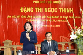 Vice President meets Vietnamese expats in Australia 