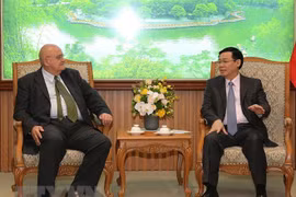 Vietnam boosts investment cooperation with Brazil, US
