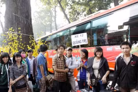 Dong Nai: 500 free tickets to send poor migrant workers home for Tet