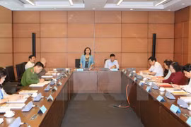 Lawmakers discuss draft documents submitted to Party Congress 