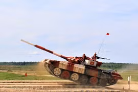 High-ranking Vietnamese military delegation visits Russia