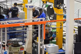 Singapore’s manufacturing growth continues decline