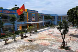 Two districts in Hanoi become new-style rural areas