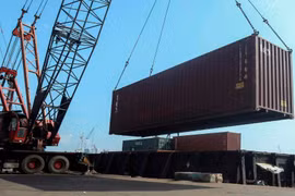 Indonesia sends back trash to Australia