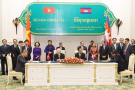 Vietnam Airlines, Cambodia’s Tourism Ministry ink cooperation deal