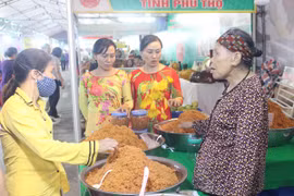 Hai Duong fair features handicrafts, OCOP products