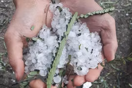 Hailstone, whirlwinds wreak havoc in northern provinces