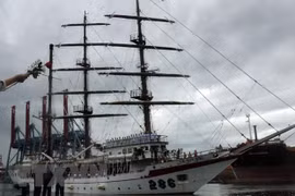 Vietnam People’s Navy sailing ship visits Indonesia