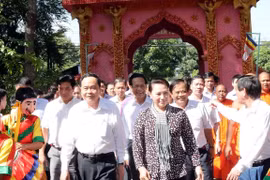 NA Chairwoman attends great national solidarity festival in Tra Vinh