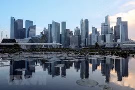Singapore’s economic growth shows signs of slowndown