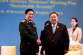 Defence Minister meets Thai Deputy PM, Indonesian counterpart 