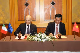 Vietnam, Italy sign action programme on educational cooperation