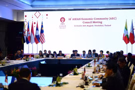 ASEAN Economic Community Council holds 18th meeting in Thailand