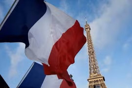 Top leaders extend congratulations to France on National Day
